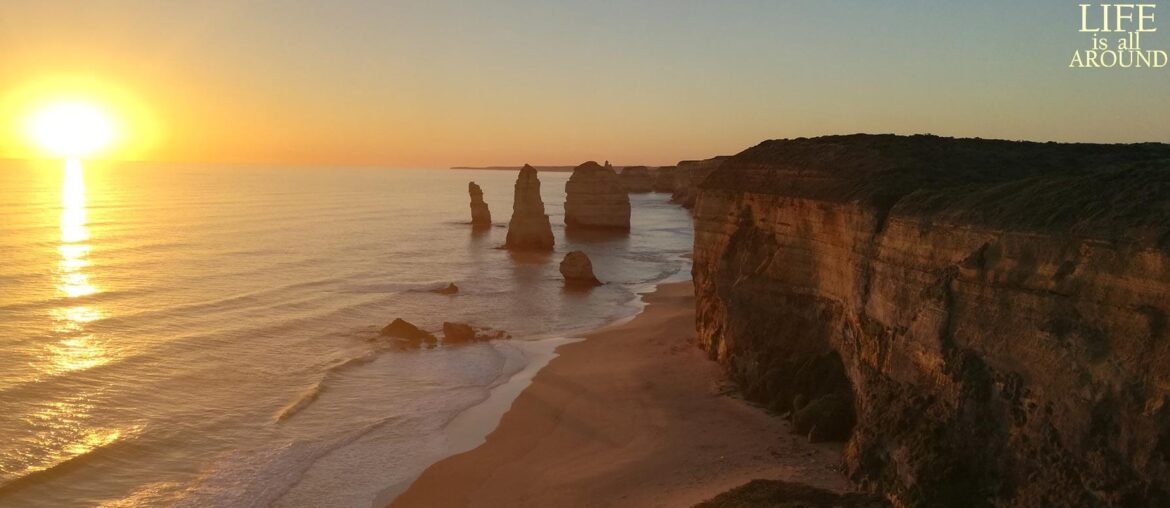 Western vs Eastern culture: logic vs experience This is a photo I took while cycling the Great Ocean Road in Melbourne 2018